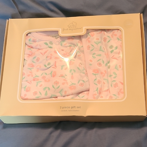 First Imoressions Pink Floral 3-Piece Baby Gift Set 0-3 Months NIB - Picture 1 of 7